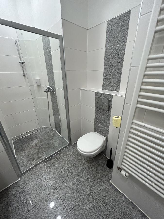 Cozy City Center Apartments Вена Экстерьер фото