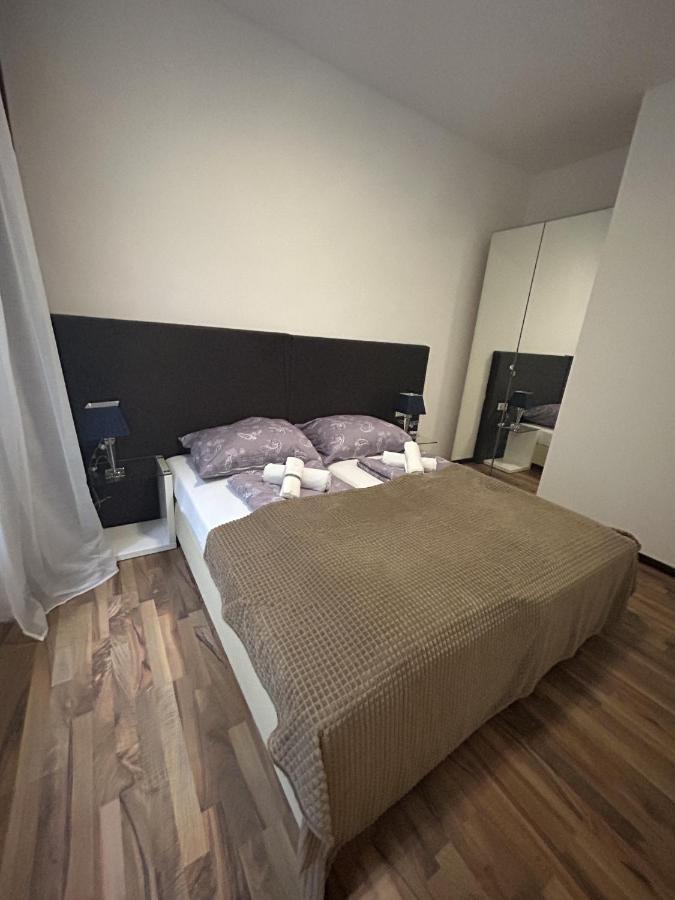 Cozy City Center Apartments Вена Экстерьер фото